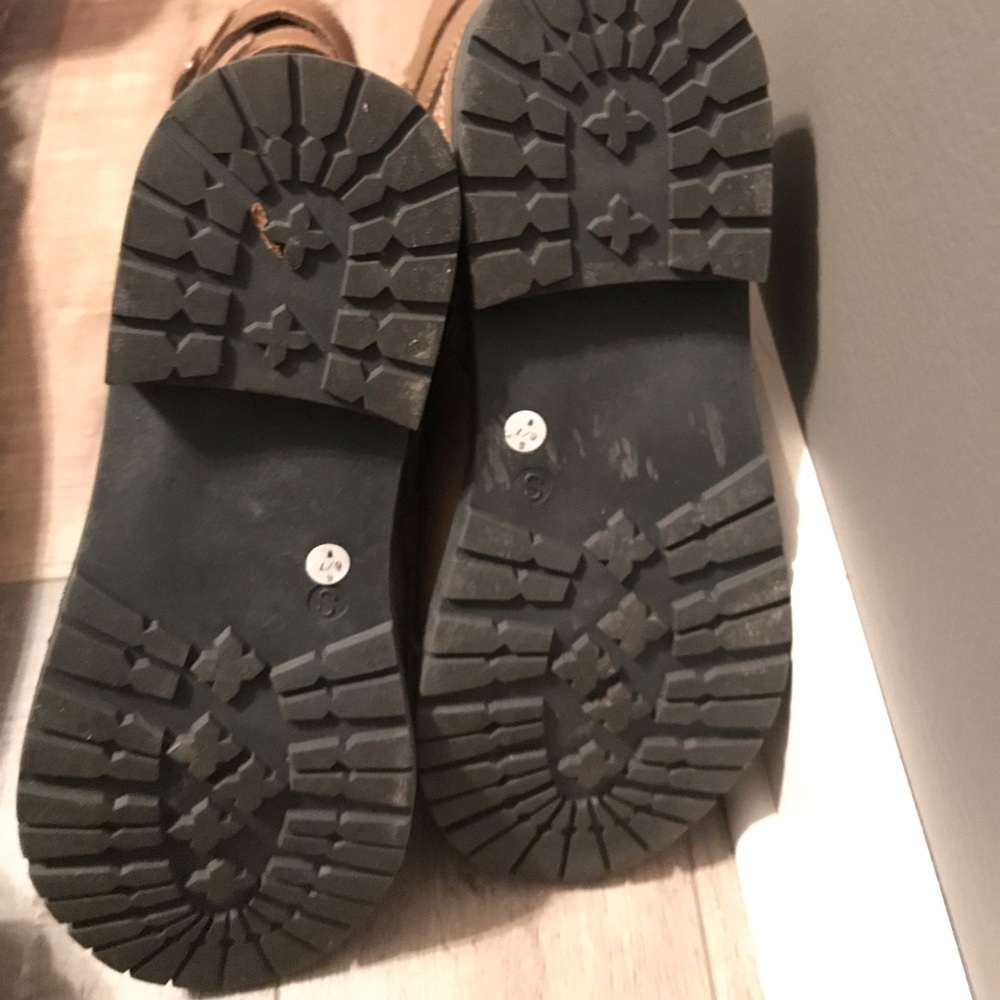 combat boots. - Picture 2 of 2